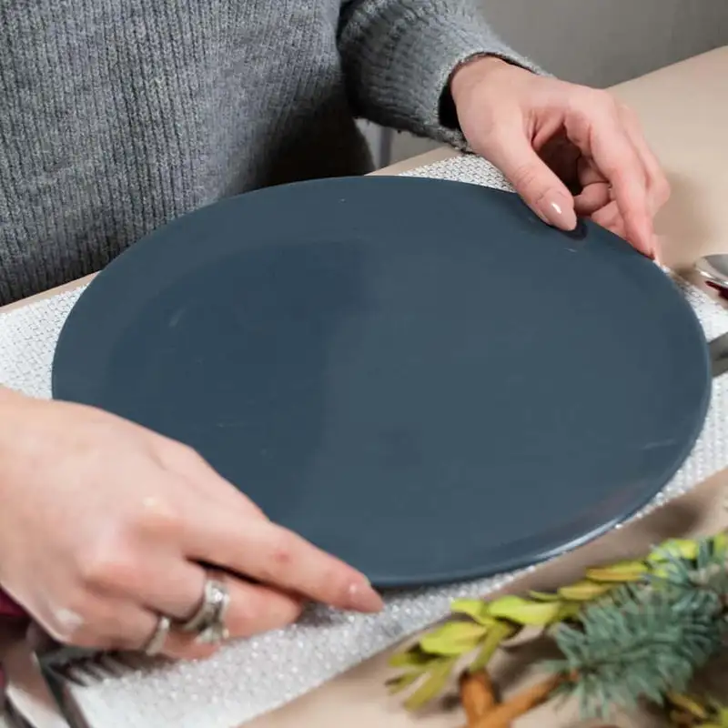Culinary Creations in Modern Style: Set of 6 Anthracite Plates - Master