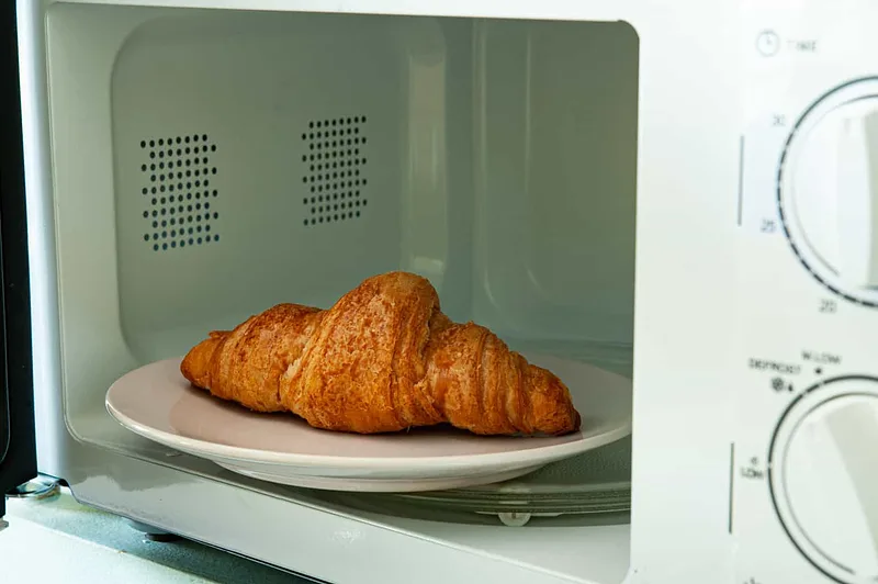 Set mit 6 glänzend weißen Desserttellern 22 cm - Master
