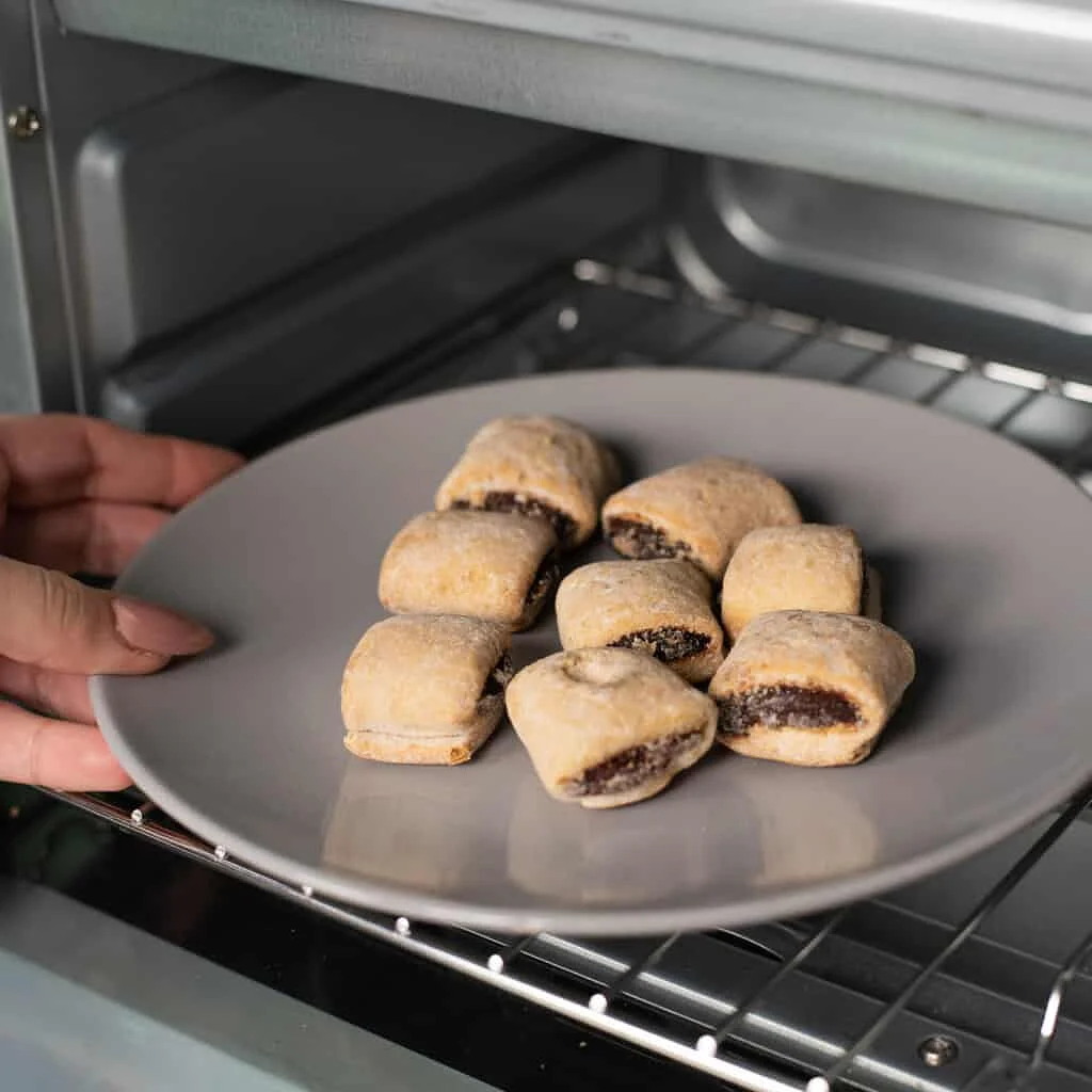 Set of 4 Dessert Plates Grey 20 cm: Elegance in Every Taste - Master