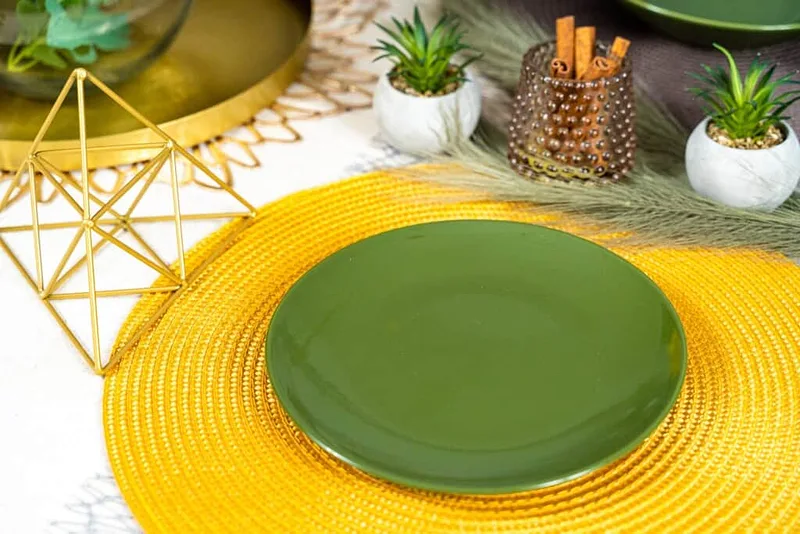 Set of 4 dessert plates with glossy green style! - Master