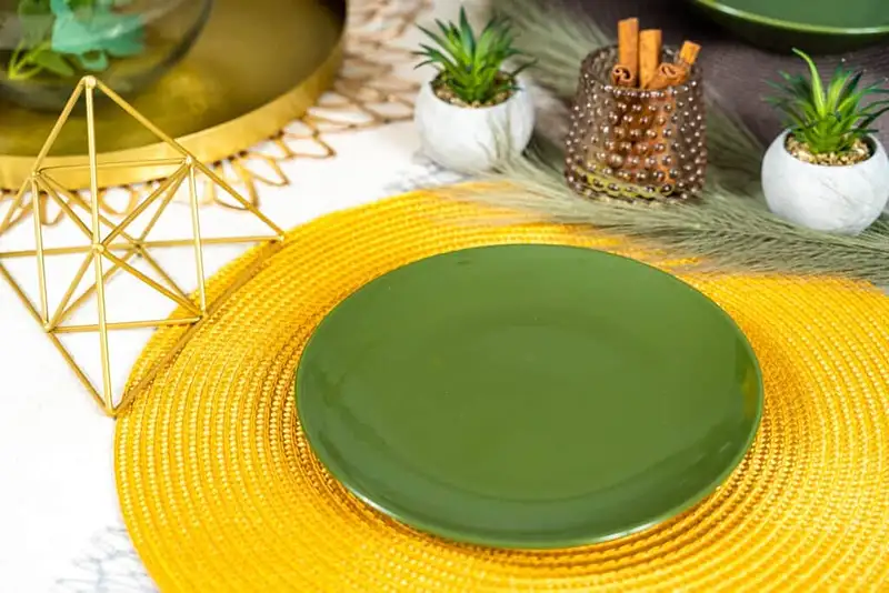 Set mit 4 Desserttellern im glänzenden Grünstil! - Master
